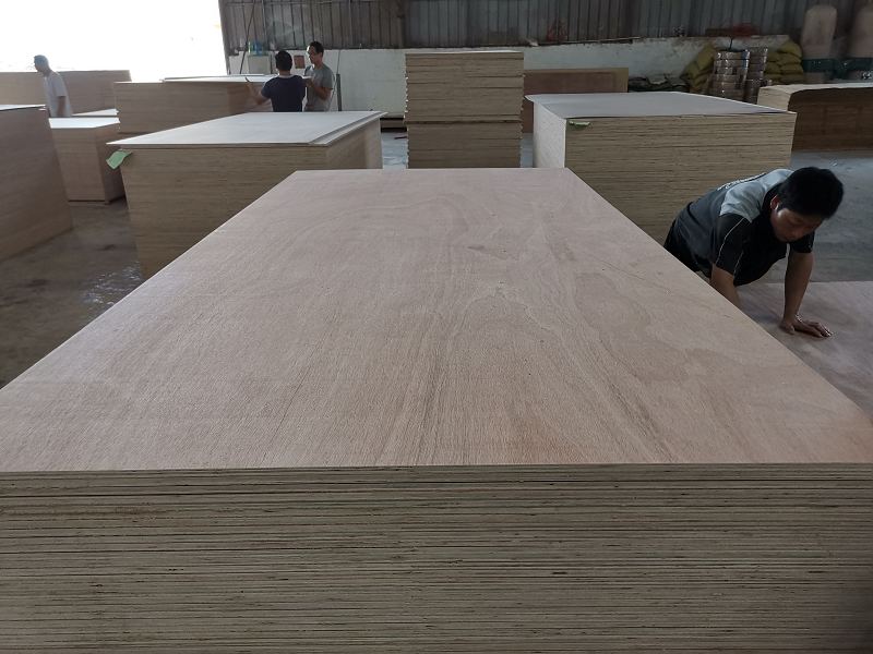 Commercial plywood 003.jpg